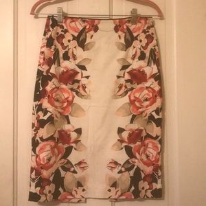 Floral pensil skirt
